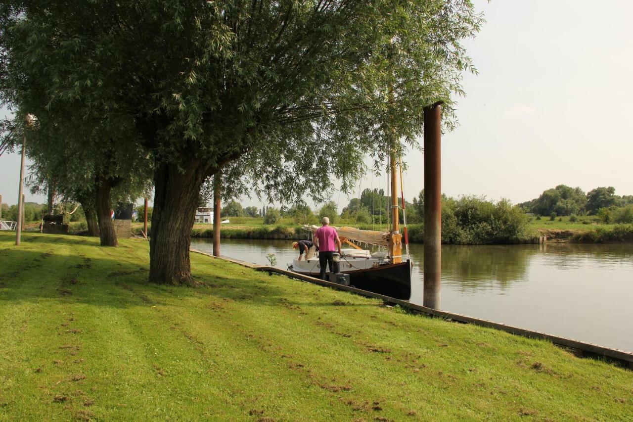 Hotel Garni Ijsselzicht Vesen 外观 照片